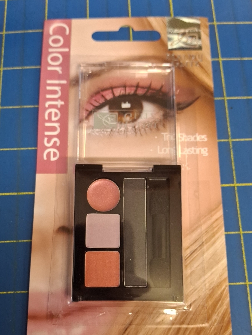 Malibu Glitz Color Intense Pink Eyeshadow Trio